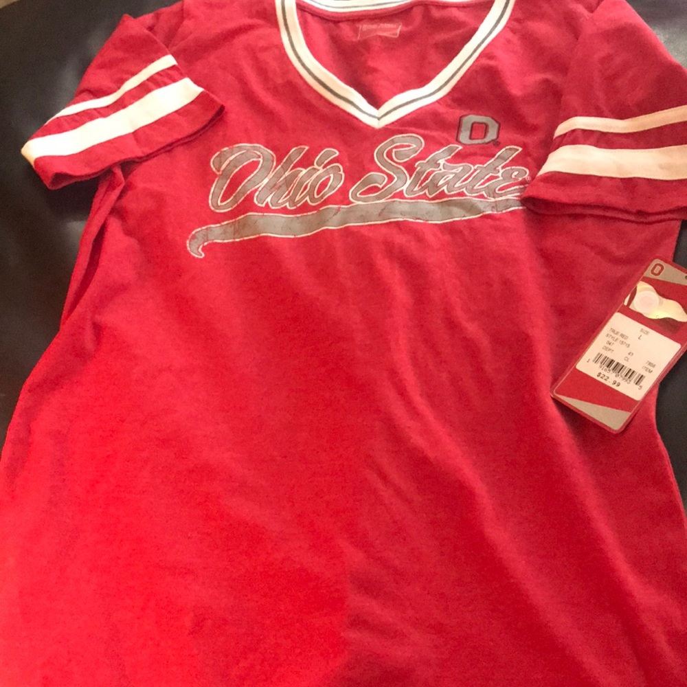 Ladies’ Ohio State v-neck tee